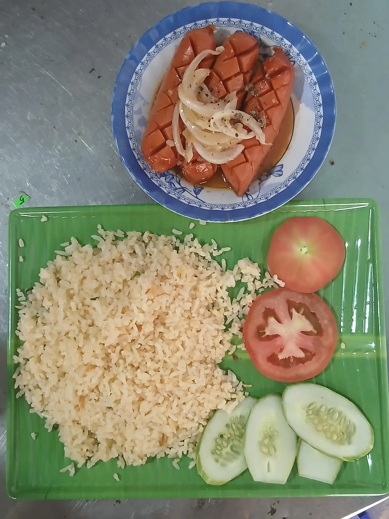Hình ảnh Cơm Xúc Xích Chiên Nước Mắm 