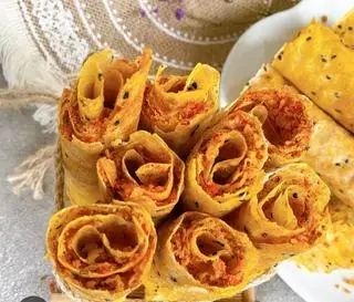 Hình ảnh Bánh tráng cuộn tép chà bông 