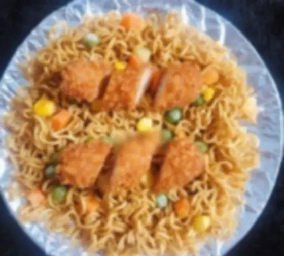 Hình ảnh Mì trộn indomie nem chua rán
