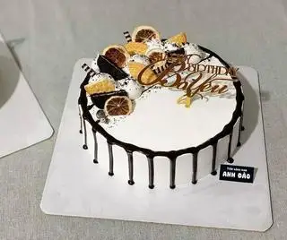 Hình ảnh Bánh sinh nhật hoạ tiết socola 