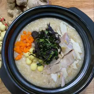 Hình ảnh Cháo gà quê nấm hương hạt sen