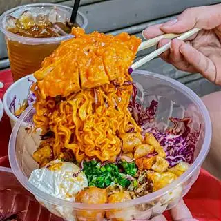 Hình ảnh Mì Trộn Tôm Viên - Xúc xích - Súp Thịt Bằm 