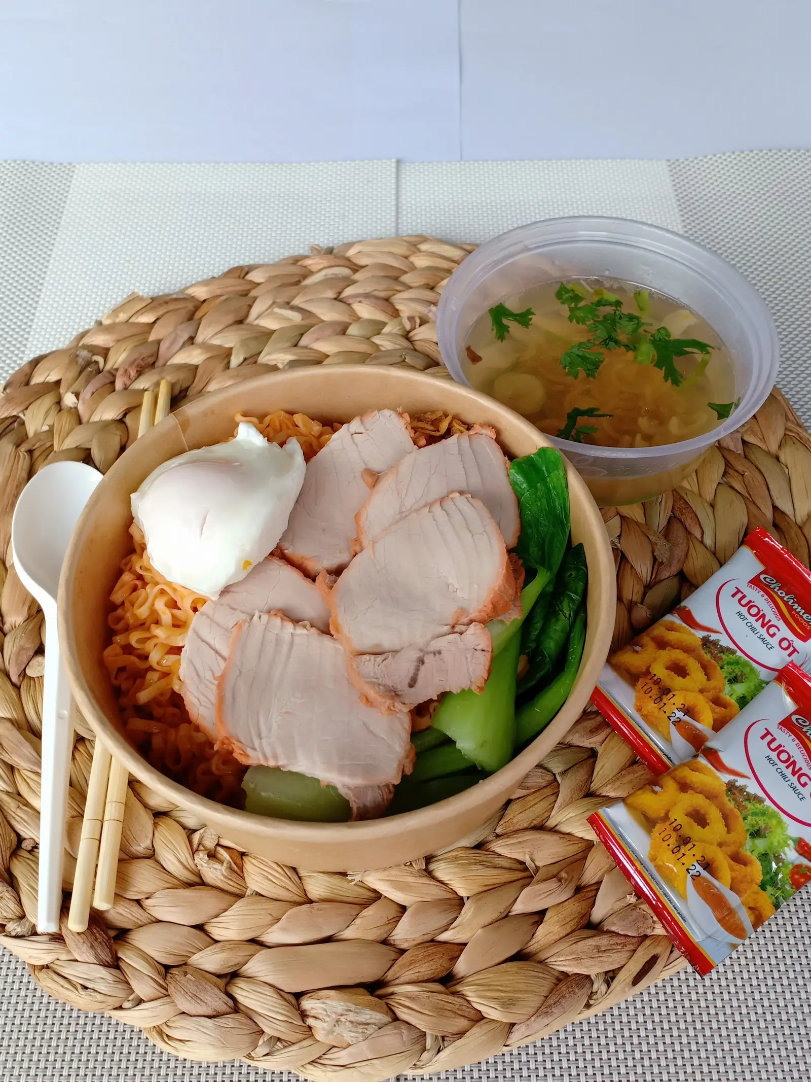 Hình ảnh Mì trộn xá xíu + Súp trứng lòng đào