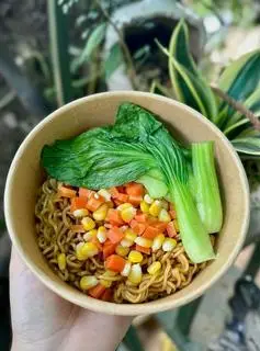 Hình ảnh Mì trộn indomie rau củ