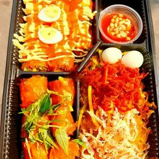 Hình ảnh Combo trọn vị kèm 1 trà đào