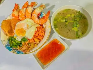 Hình ảnh Mì trộn lòng đào tôm tươi