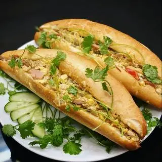 Hình ảnh Bánh Mỳ PaTe Trứng Ruốc