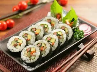 Hình ảnh Cơm cuộn rong biển
