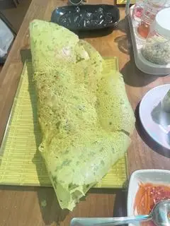 Hình ảnh Bánh xèo Hải sản (Tôm, mực, hến) 