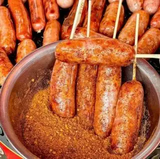 Hình ảnh Lạp Xưởng Nướng Đá