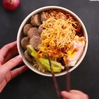 Hình ảnh Mì Trộn Bò Viên Chiên - Súp Thịt Bằm 