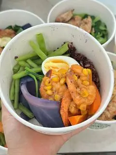 Hình ảnh Cơm gạo lứt tôm xào bơ bắp