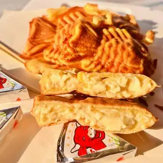 Hình ảnh Bánh cá phô mai bò cười