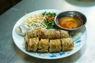 Hình ảnh Bánh cuốn chả giò hải sản
