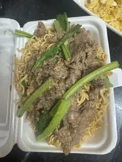 Hình ảnh Mì - nui xào -mì trộn bò xào