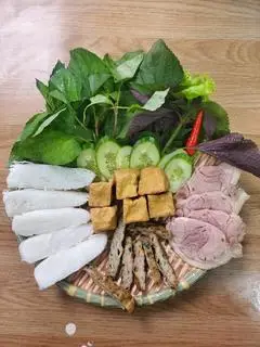 Hình ảnh BÚN , ĐẬU , THỊT BẮP GIÒ , CHẢ ỐC