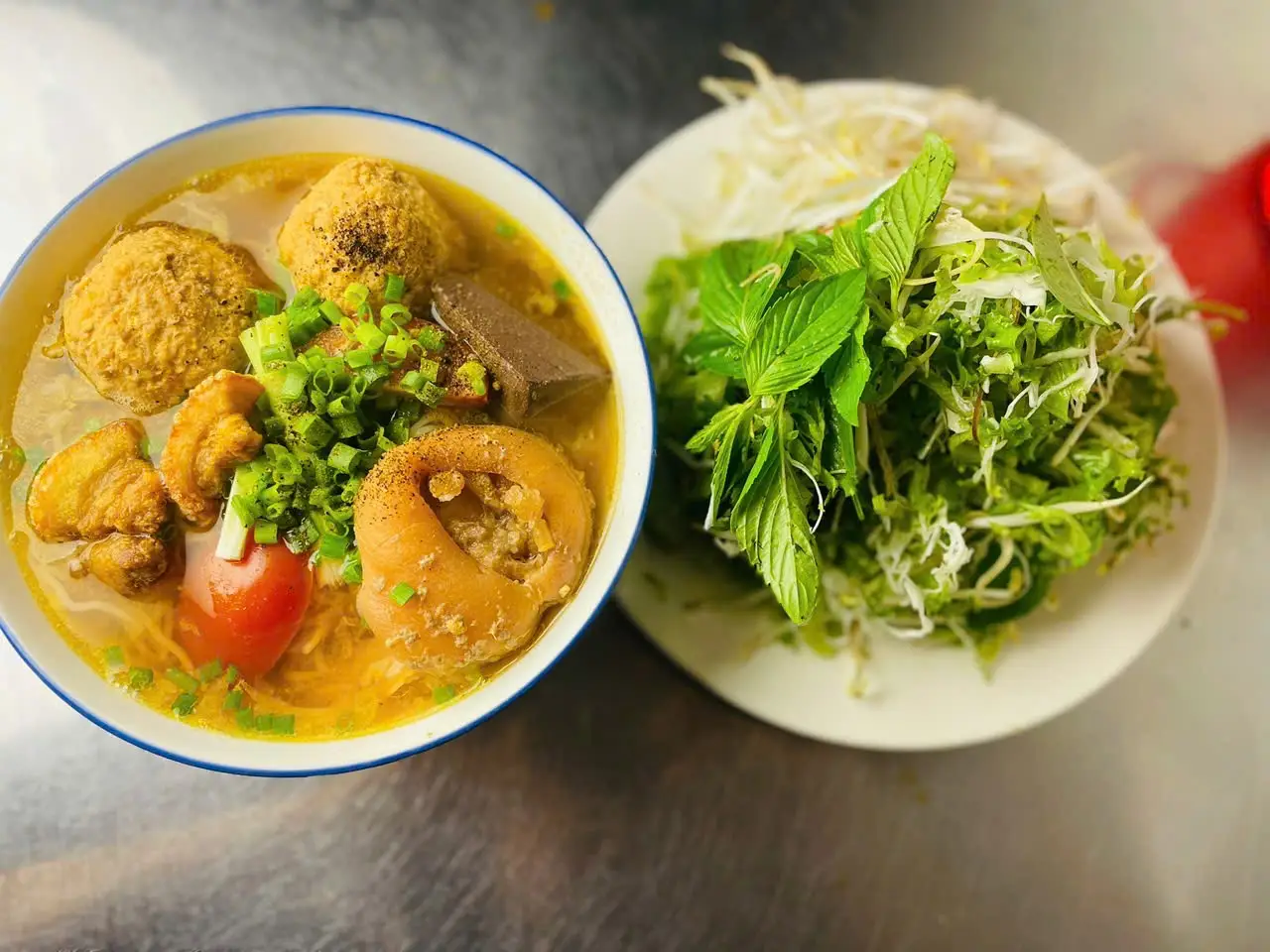 Hình ảnh Bún riêu giò heo