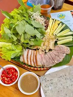 Hình ảnh Bánh tráng cuốn Ba Chỉ Luộc