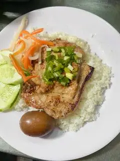 Hình ảnh Cơm sườn trứng kho