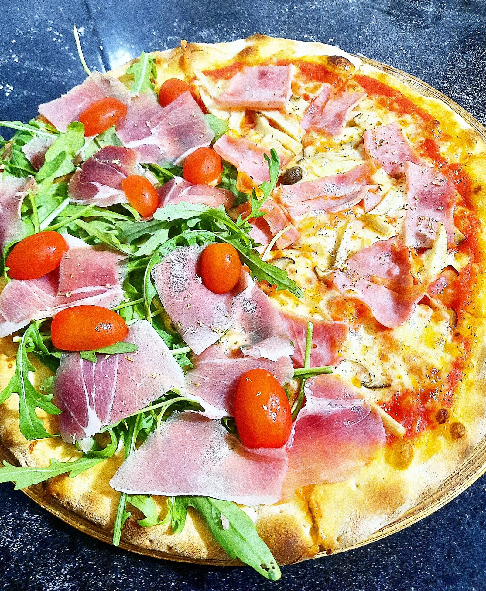 Hình ảnh Half/Half Pizza - size L