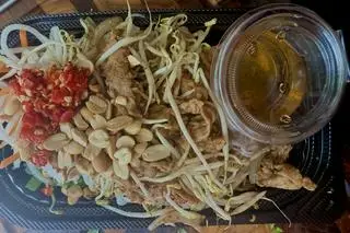 Hình ảnh Bún thịt xào Miền Tây đặc biệt
