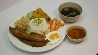 Hình ảnh Cơm tấm ba rọi nướng mật ong