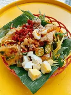 Hình ảnh Bánh tráng tóp mỡ Gu Tui full topping