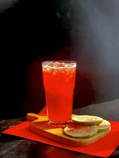 Hình ảnh Bánh Mì + Trà ổi hồng 
