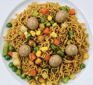 Hình ảnh Mì trộn viên bò