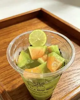 Hình ảnh Trà lài dưa lưới ly 700ml