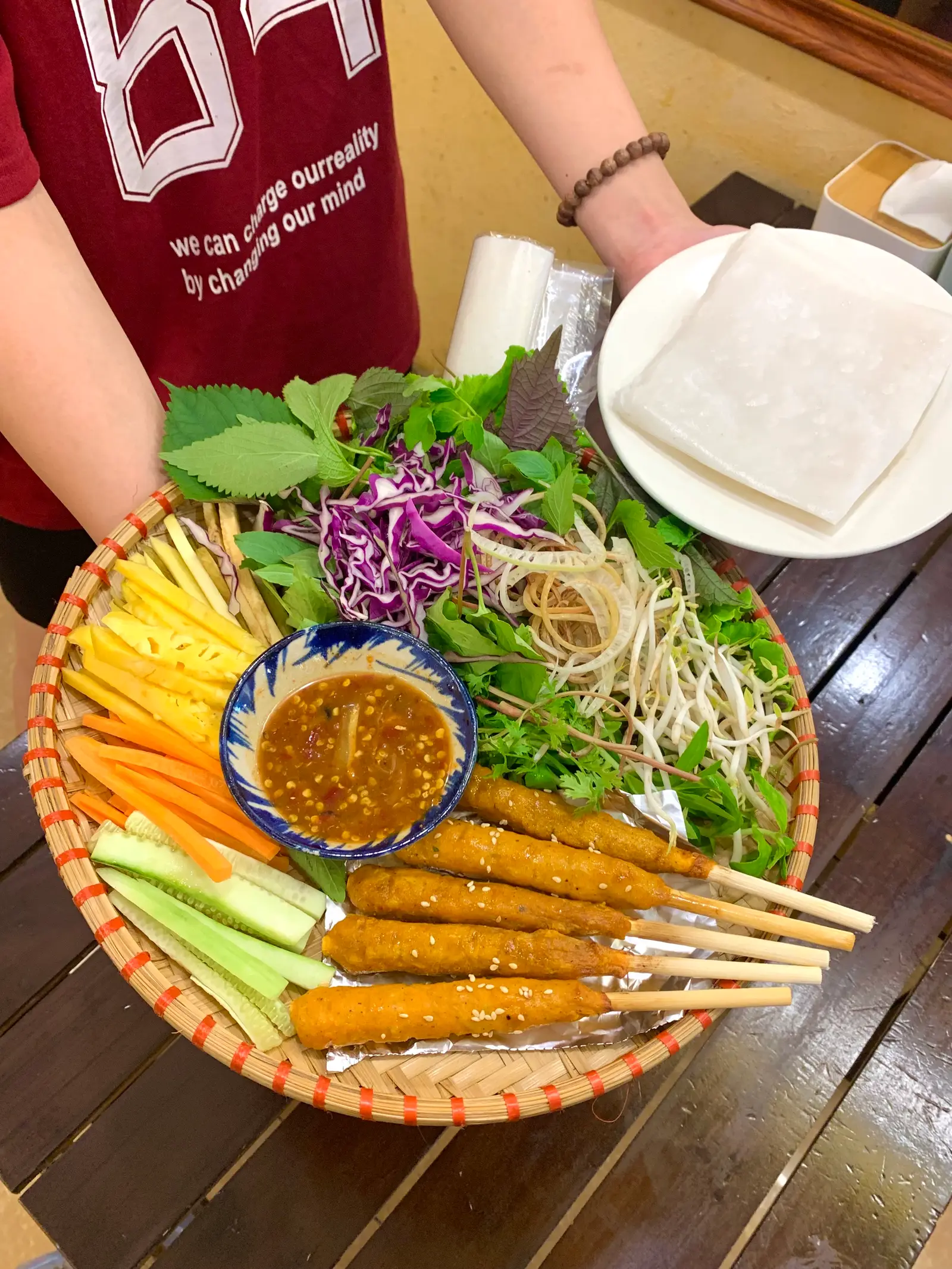 Hình ảnh Bánh Tráng Cuốn Nem Lụi - Nem Lụi Chấm Mắm Nêm - Bánh Tráng Huyền Trang