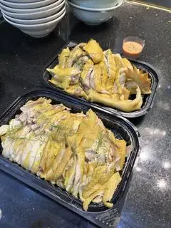 Hình ảnh Gà chặt nguyên con
