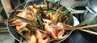 Hình ảnh anh hùng tắm nắng 