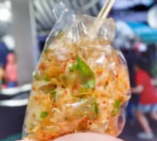 Hình ảnh Bánh tráng tỏi ớt Lớn - 3 trứng cút