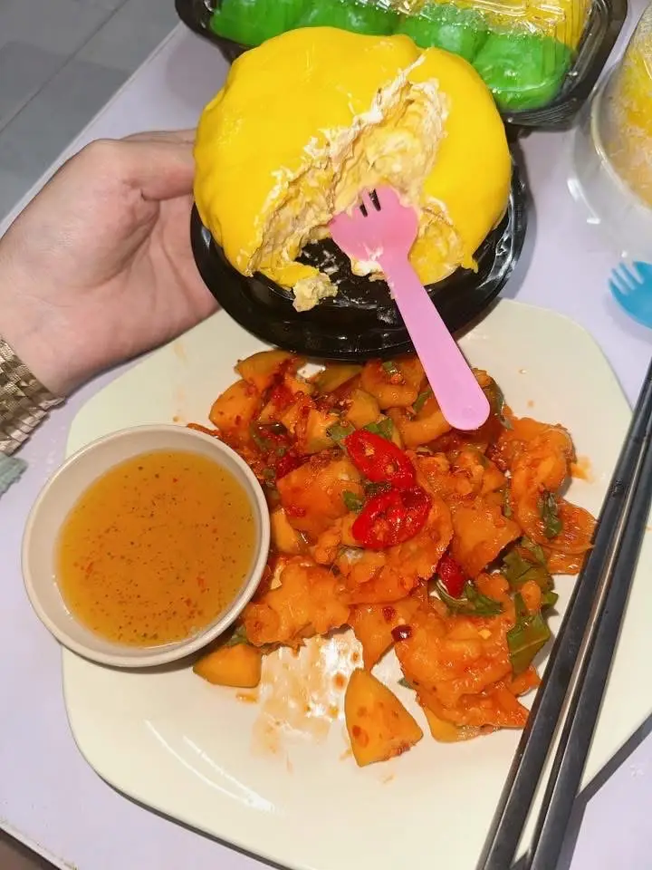 Hình ảnh Bánh nhiều sầu 14 cm - sốt Thái P50