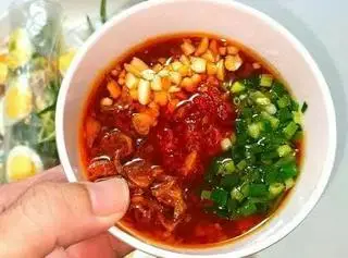 Hình ảnh Bánh tráng chấm sốt me cay 