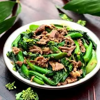 Hình ảnh Phần cải xào bò thêm - Không cơm