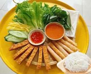 Hình ảnh Nem nướng Nha Trang chuẩn vị