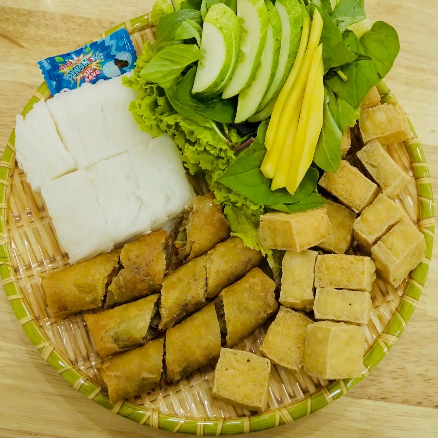 Hình ảnh Bún đậu chả giò