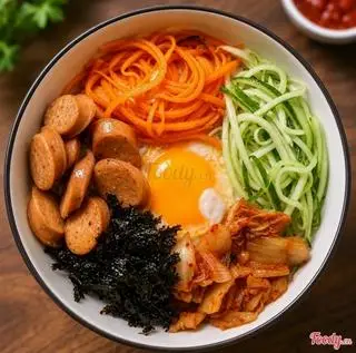 Hình ảnh Cơm trộn truyền thống xúc xích