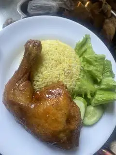 Hình ảnh Cơm gà đùi góc tư