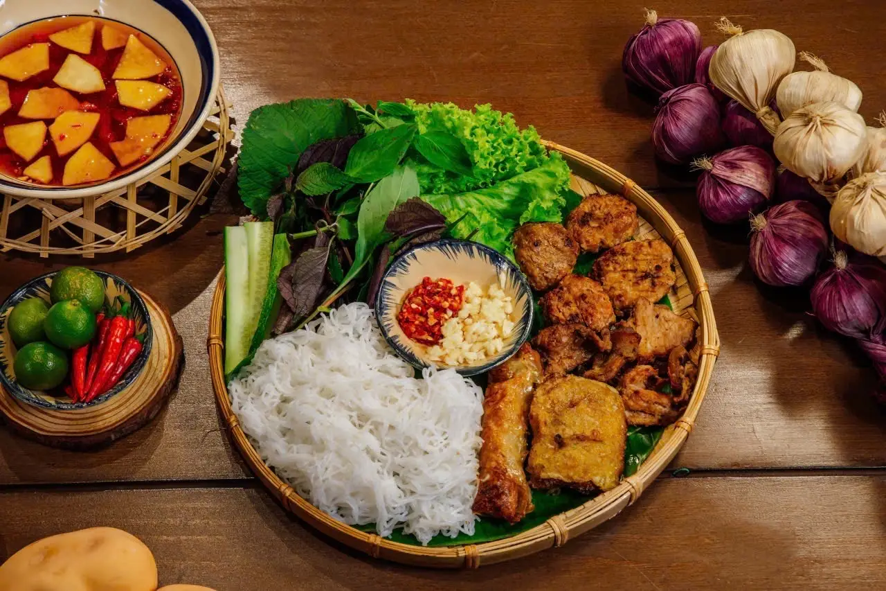 Hình ảnh Bún chả đầy đủ