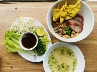 Hình ảnh Mì Tươi Khô Hoành Thánh Xá Xíu