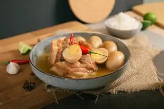 Hình ảnh Cơm Thịt Kho Tàu
