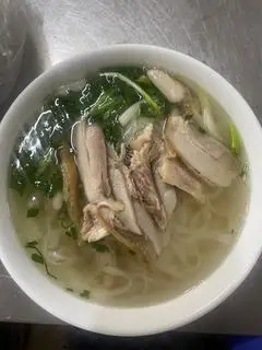 Hình ảnh Phở gà đùi + 1 trà tắc( hoặc trà chanh)