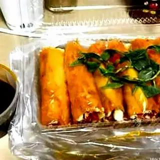 Hình ảnh Bánh tráng cuộn sốt me