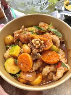 Hình ảnh Chân gà sốt Thái ( Rút xương ) Phần nhỏ 