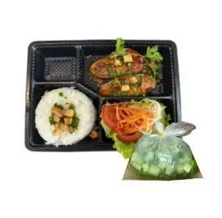 Hình ảnh Combo siêu tiết kiệm: Cơm cá basa kho tiêu + canh + trà trái cây