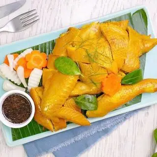 Hình ảnh Gà Ủ Muối 1/2 Con (Ăn Mát) + Sốt Chấm 
