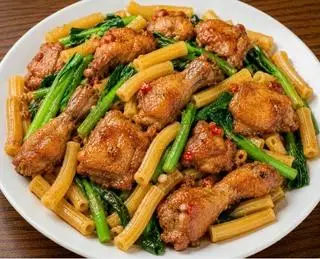 Hình ảnh Nui Xào Gà Chiên Giòn Rụm